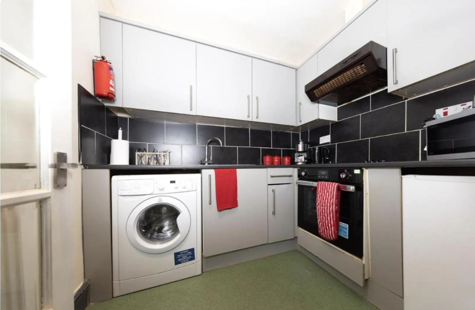 Warm & Welcoming Apartment, City Center - Meadows 4 Edinburgh Apartment